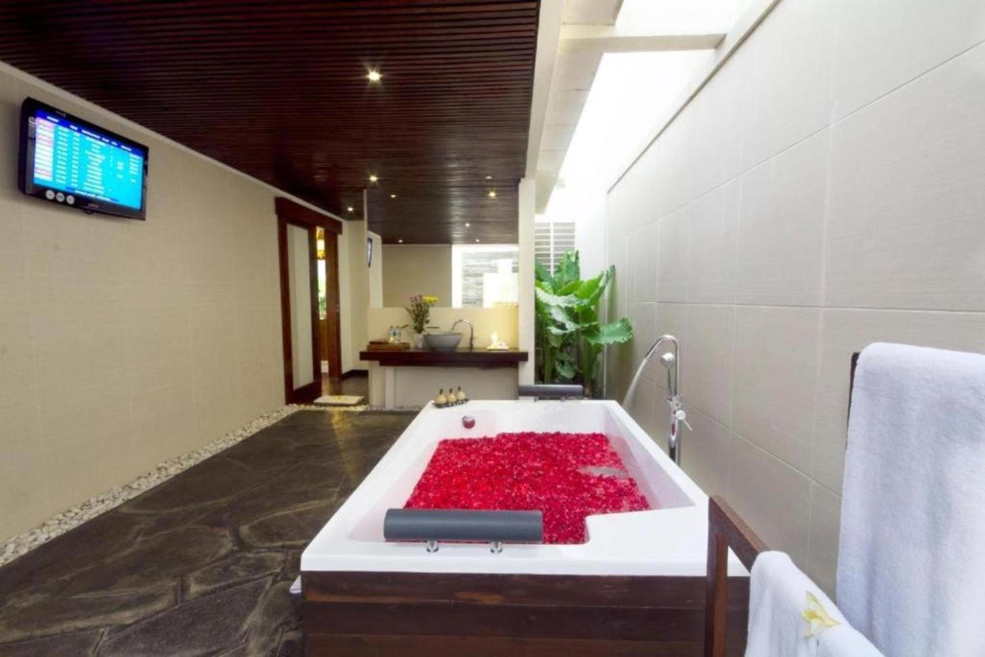 Avery Le Nixsun Villas Uluwatu By Waringin Hospitality Free Gym Access Buitenkant foto